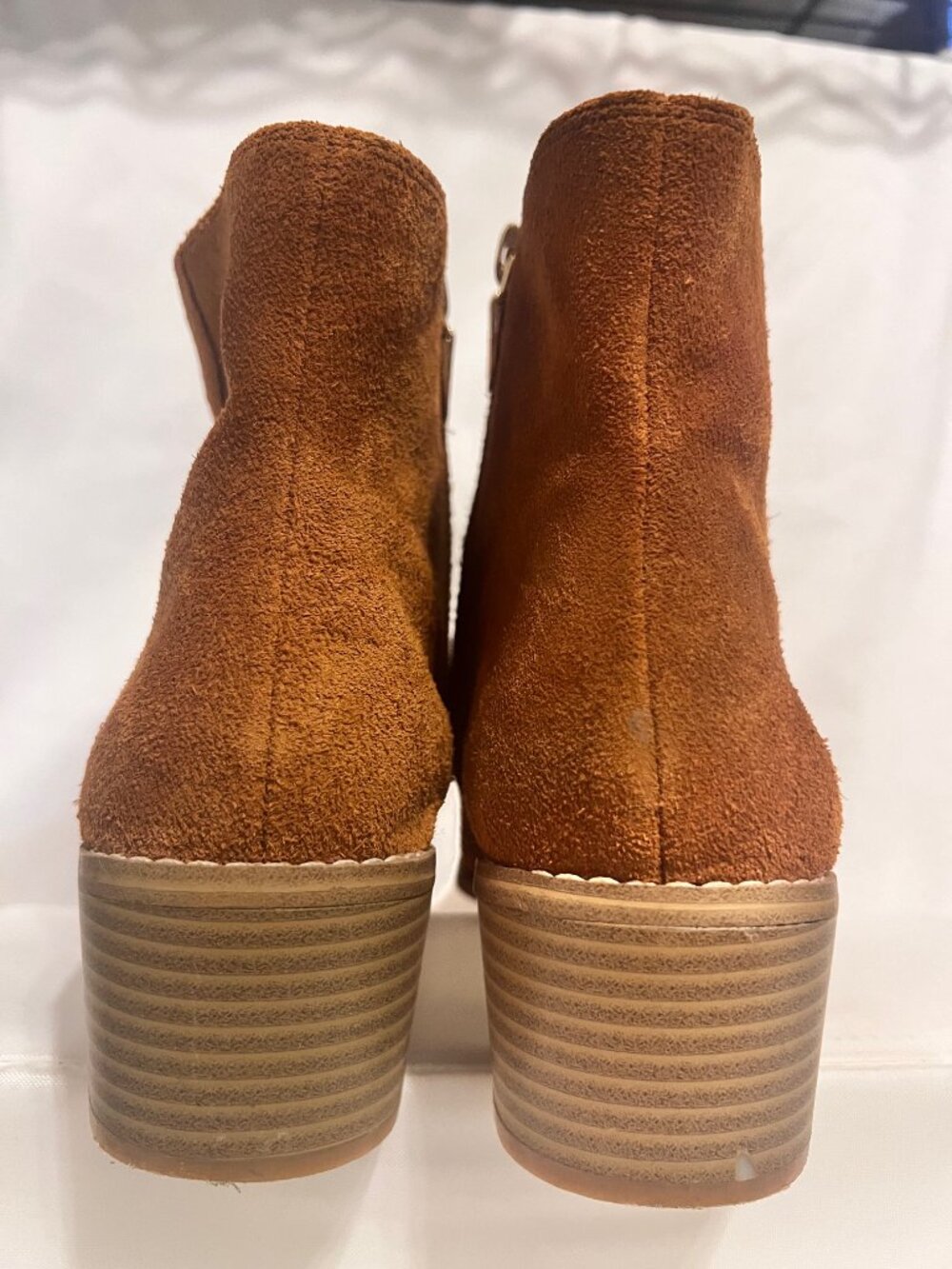 Clarks Somerset Orange Suede Feel Ankle 2" Heeled Bootie Boots-Size 11-Gold Zip - Picture 9 of 14
